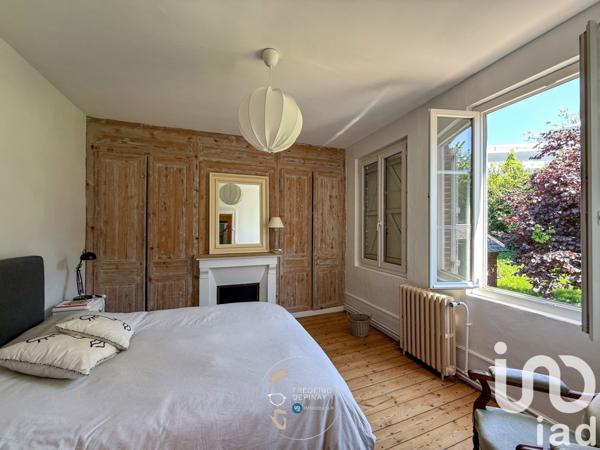 Maison 9 pièces de 180 m² à Barentin (76360)