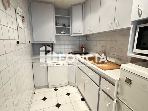À vendre Appartement 2 pièces 65 m² - Marseille 13008