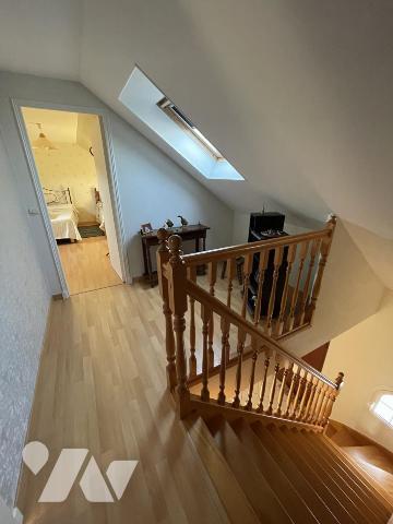 Pavillon indépendant sur sous-sol, 5 chambres.