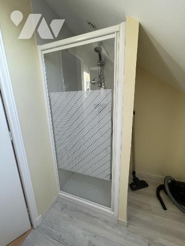 Pavillon indépendant sur sous-sol, 5 chambres.