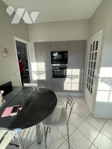 Pavillon indépendant sur sous-sol, 5 chambres.