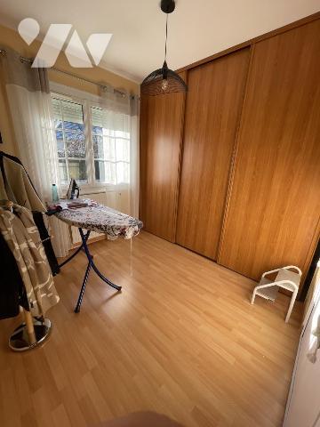 Pavillon indépendant sur sous-sol, 5 chambres.