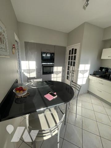 Pavillon indépendant sur sous-sol, 5 chambres.