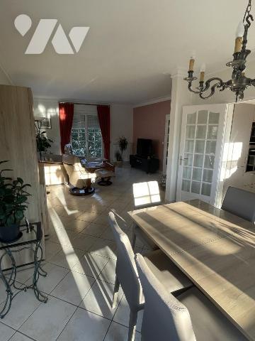 Pavillon indépendant sur sous-sol, 5 chambres.