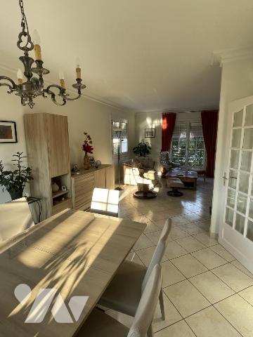 Pavillon indépendant sur sous-sol, 5 chambres.