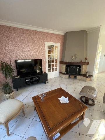 Pavillon indépendant sur sous-sol, 5 chambres.