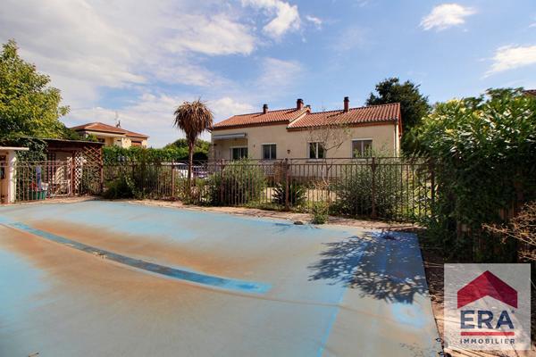 Mondragon - Maison rénovée avec piscine et garage