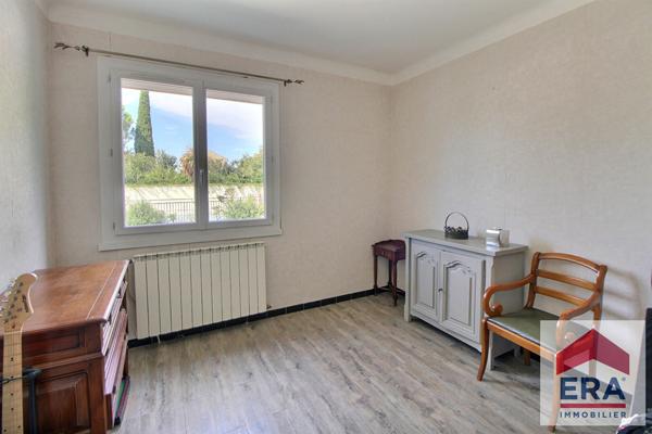 Mondragon - Maison rénovée avec piscine et garage