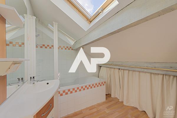 Maison Rueil-Malmaison 7 pièce(s) 133 m² 850 000 € **  - Référence  19943