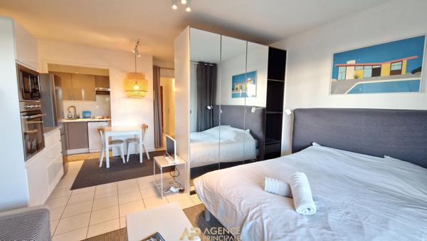 La Rochelle - Front de Mer - Terrasse, parking et piscine 200 000 € **  - Référence  ND669D3