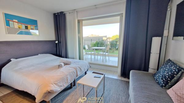 La Rochelle - Front de Mer - Terrasse, parking et piscine 200 000 € **  - Référence  ND669D3