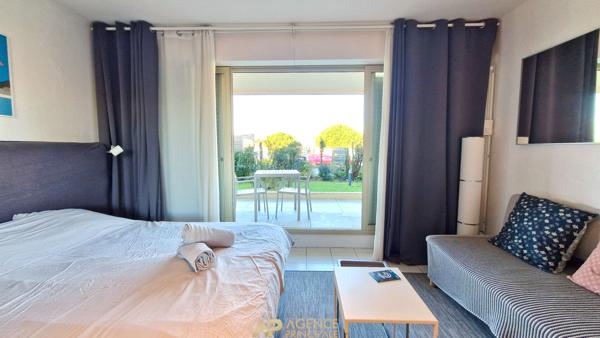 La Rochelle - Front de Mer - Terrasse, parking et piscine 200 000 € **  - Référence  ND669D3