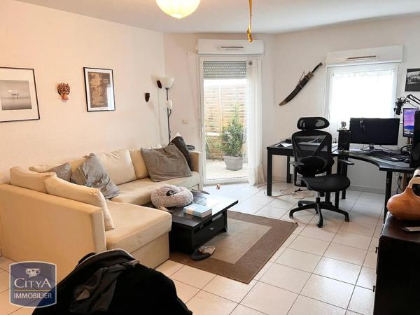 Appartement à louer 3 pièces 61.44m² Niort (79000)