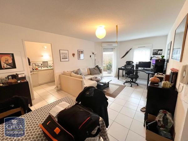 Appartement à louer 3 pièces 61.44m² Niort (79000)