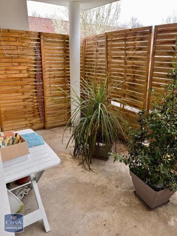 Appartement à louer 3 pièces 61.44m² Niort (79000)