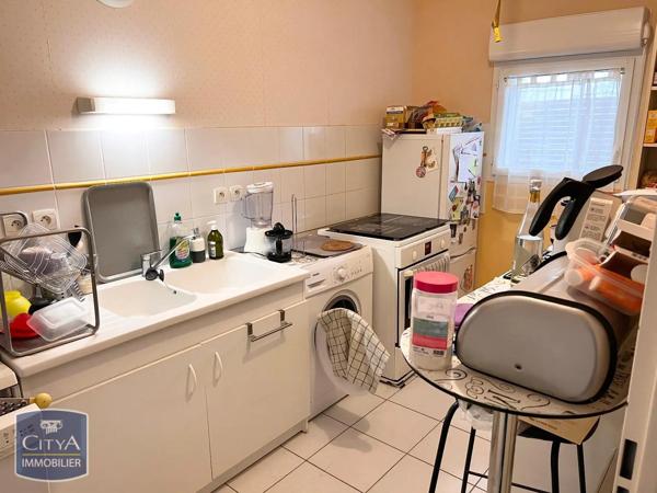 Appartement à louer 3 pièces 61.44m² Niort (79000)