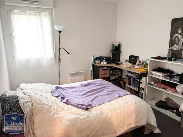 Appartement à louer 3 pièces 61.44m² Niort (79000)