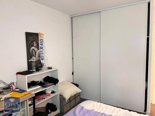 Appartement à louer 3 pièces 61.44m² Niort (79000)