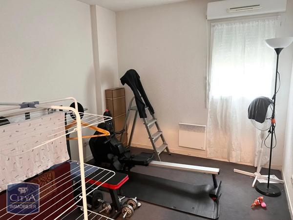Appartement à louer 3 pièces 61.44m² Niort (79000)
