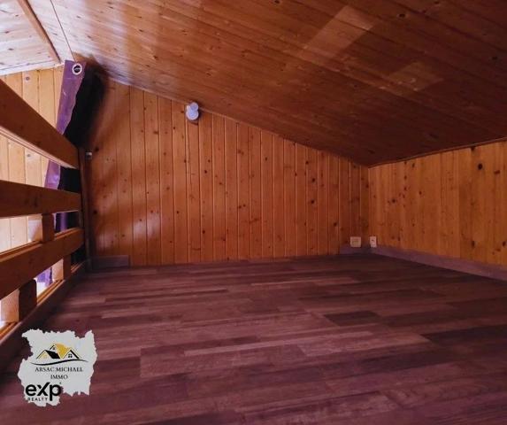 Propriété avec Grand Terrain et Dépendances