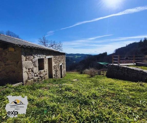 Propriété avec Grand Terrain et Dépendances