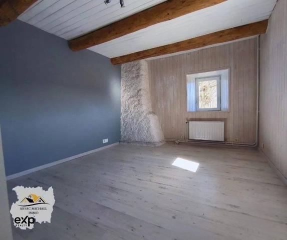 Propriété avec Grand Terrain et Dépendances