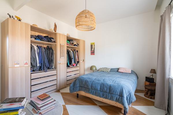 Arles (13200) Rare, Maison de ville avec jardin, piscine et garage à 5 minutes à pied du centre historique.