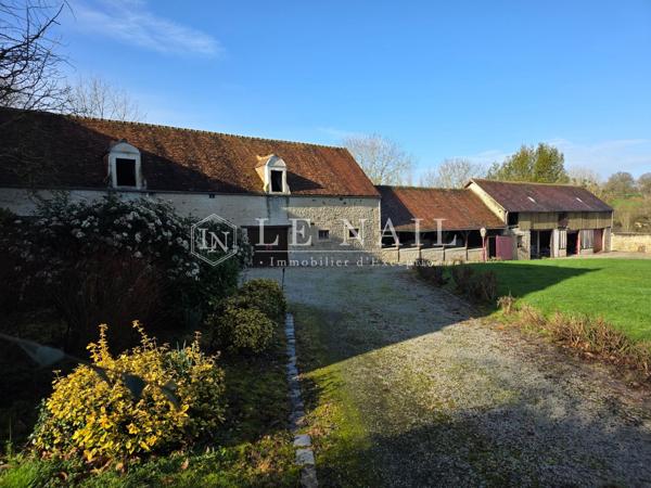 Ferme-Manoir normande du XVe siècle avec dépendances sur 2,5 hectares