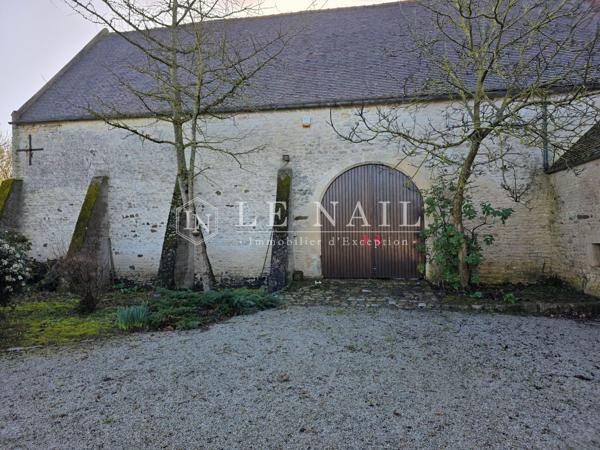 Ferme-Manoir normande du XVe siècle avec dépendances sur 2,5 hectares