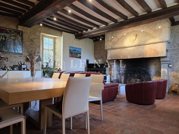 Ferme-Manoir normande du XVe siècle avec dépendances sur 2,5 hectares