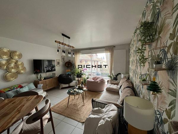 Appartement 3 pièces 62 m² CHEVRY - 01170