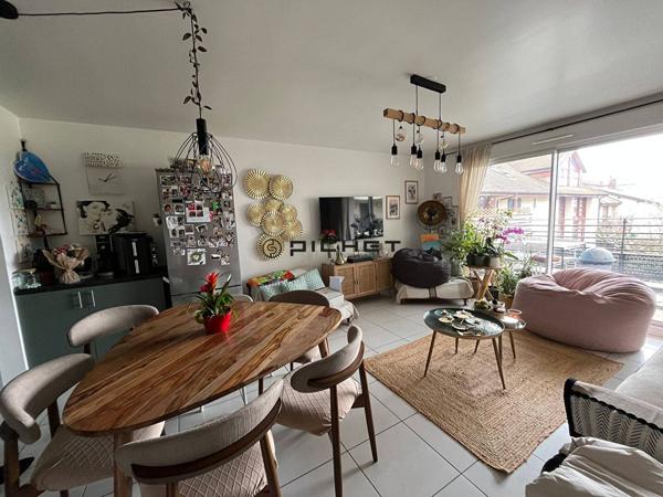 Appartement 3 pièces 62 m² CHEVRY - 01170