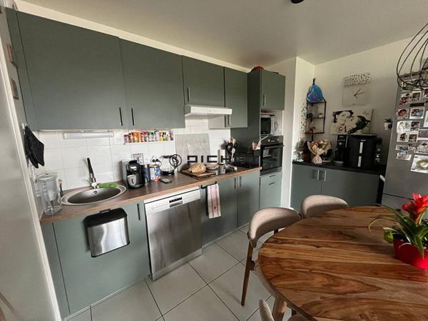 Appartement 3 pièces 62 m² CHEVRY - 01170