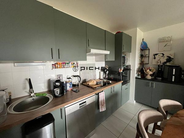 Appartement 3 pièces 62 m² CHEVRY - 01170