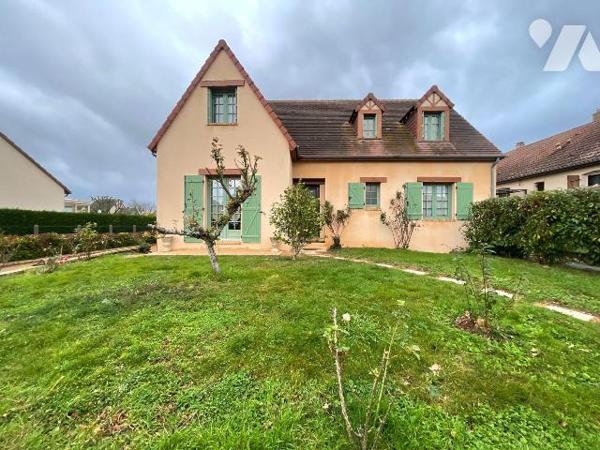 A ACHETER sur la commune de NOGENT-LE-ROTROU

Une charmante maison offrant de beaux volumes e...