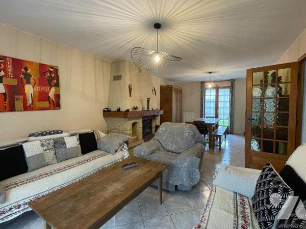 A ACHETER sur la commune de NOGENT-LE-ROTROU

Une charmante maison offrant de beaux volumes e...