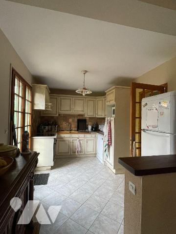 A ACHETER sur la commune de NOGENT-LE-ROTROU

Une charmante maison offrant de beaux volumes e...