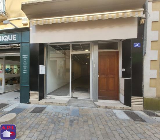 LOCAL COMMERCIAL OU PROFESSIONEL IDEALEMENT PLACE!