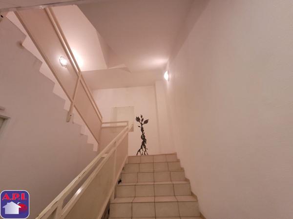 LOCAL COMMERCIAL OU PROFESSIONEL IDEALEMENT PLACE!