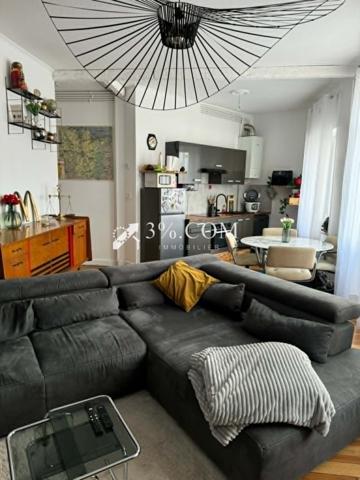 Appartement
                                                                                                                                                                                                                                                                                                                        3 pièce(s)                                                                                                                                                                                                          2 chambre(s)                                                                                                                                                                                                          67  m²