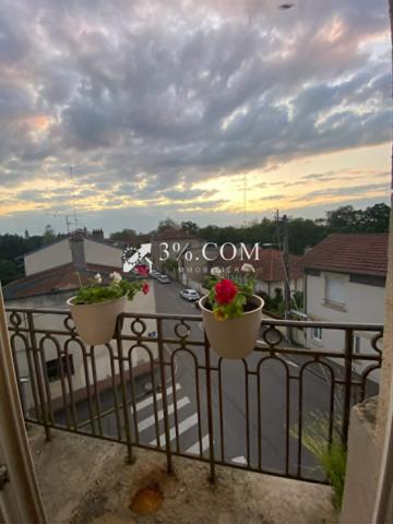Appartement
                                                                                                                                                                                                                                                                                                                        3 pièce(s)                                                                                                                                                                                                          2 chambre(s)                                                                                                                                                                                                          67  m²