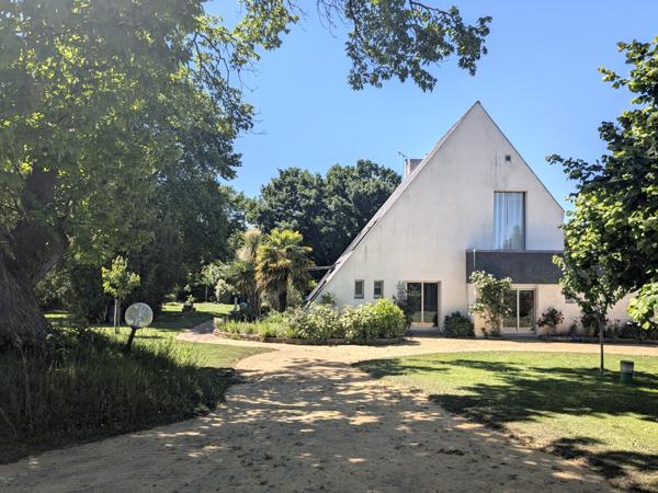 44410 HERBIGNAC - Grande maison 239 m² sur parc arboré – À 5 min du port de La Roche-Bernard