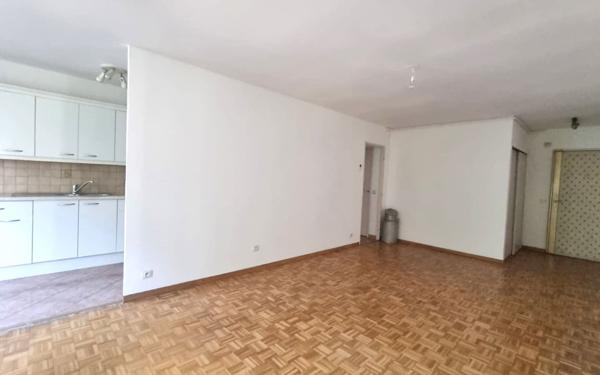 Appartement à vendre    3 pièces • 68,46 m2 Marseille 12