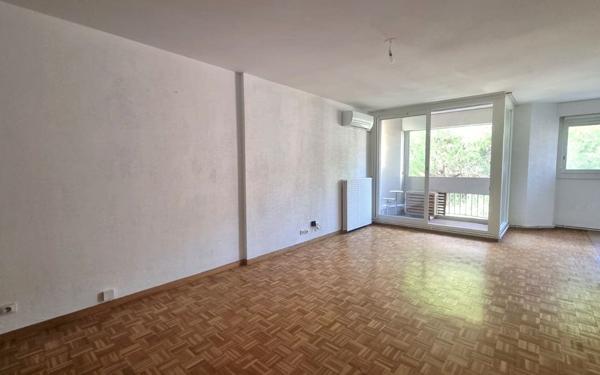 Appartement à vendre    3 pièces • 68,46 m2 Marseille 12