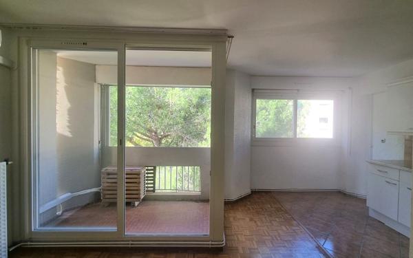 Appartement à vendre    3 pièces • 68,46 m2 Marseille 12