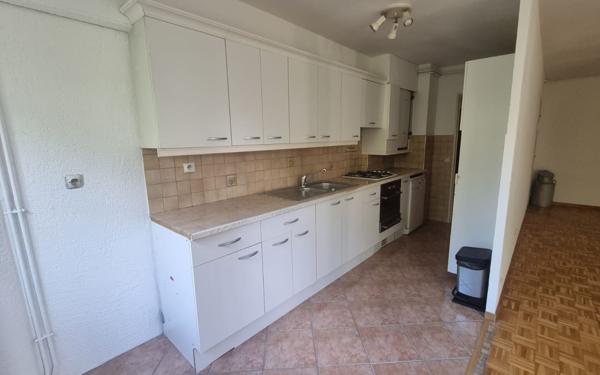 Appartement à vendre    3 pièces • 68,46 m2 Marseille 12