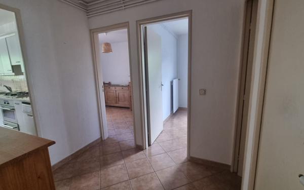 Appartement à vendre    3 pièces • 68,46 m2 Marseille 12