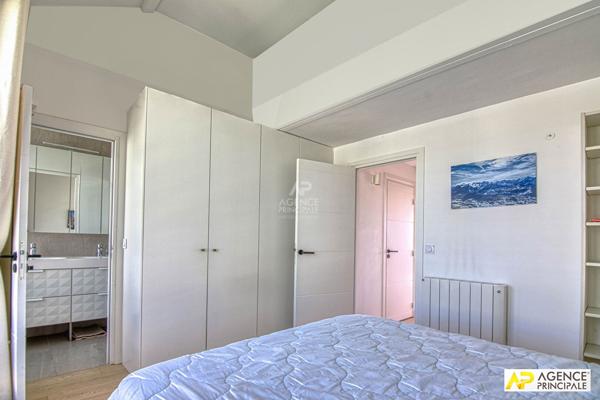 Versailles Avenue de Paris "Labruyère" duplex 3 pièces 72 m² au sol situé au 3ème et dernier étage avec terrasse vue unique €640 000 ** - Référence 27271