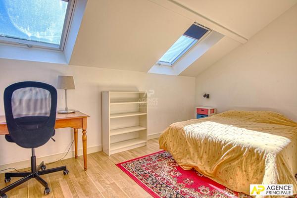 Versailles Avenue de Paris "Labruyère" duplex 3 pièces 72 m² au sol situé au 3ème et dernier étage avec terrasse vue unique €640 000 ** - Référence 27271