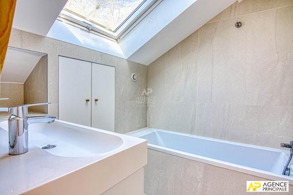 Versailles Avenue de Paris "Labruyère" duplex 3 pièces 72 m² au sol situé au 3ème et dernier étage avec terrasse vue unique €640 000 ** - Référence 27271